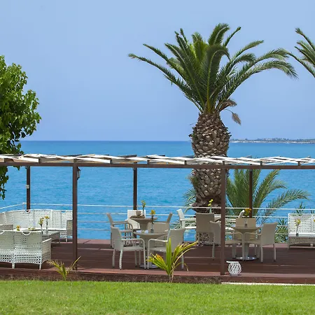 Hotel Queen's Bay 3*