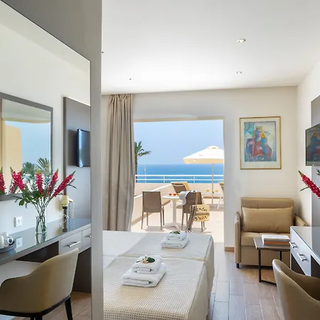 Hotel Queen's Bay Kissonerga