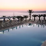Hotel Queen's Bay