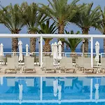 Queen's Bay Hotel 3*