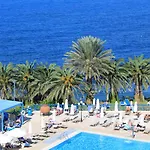 Queen's Bay