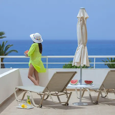 Hotel Queen's Bay