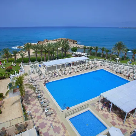 Queen's Bay Hotel 3*