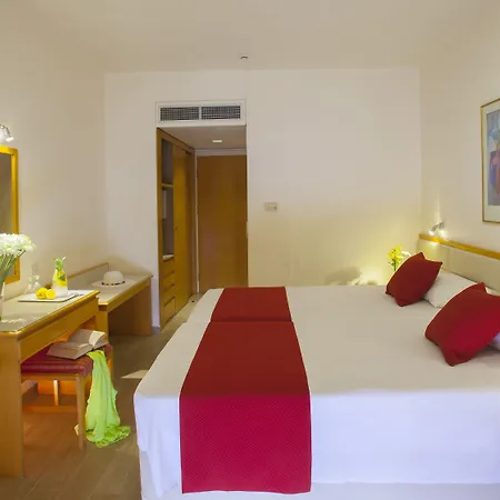 Hotel Queen's Bay 3*