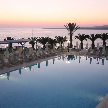 Hotel Queen's Bay