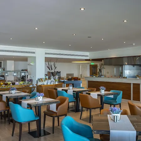 Queen's Bay Hotel 3*