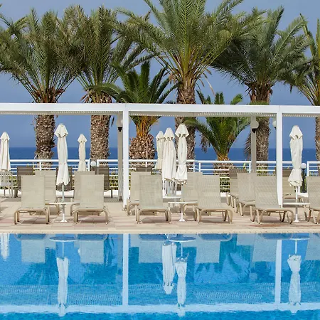 Queen's Bay Hotel 3*