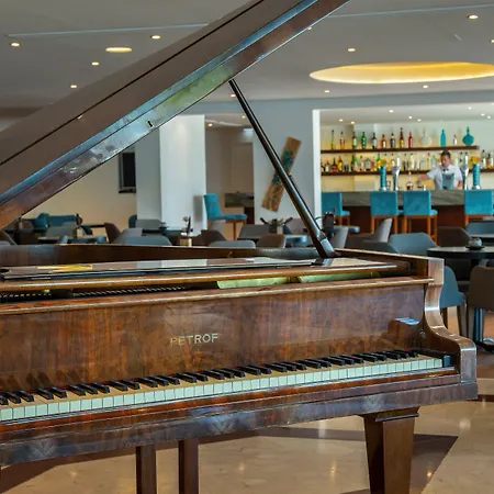 Szálloda Queen's Bay