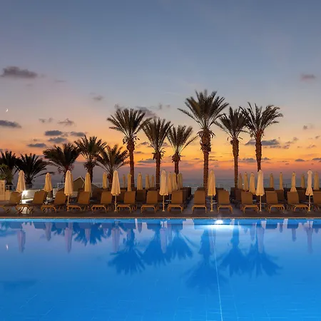 Hotel Queen's Bay