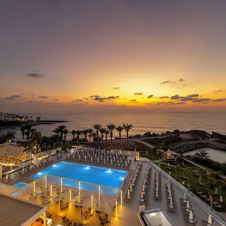 Queen's Bay Hotel 3*