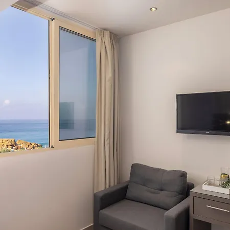 Queen's Bay Hotel 3*