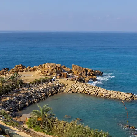 Queen's Bay Hotel 3*