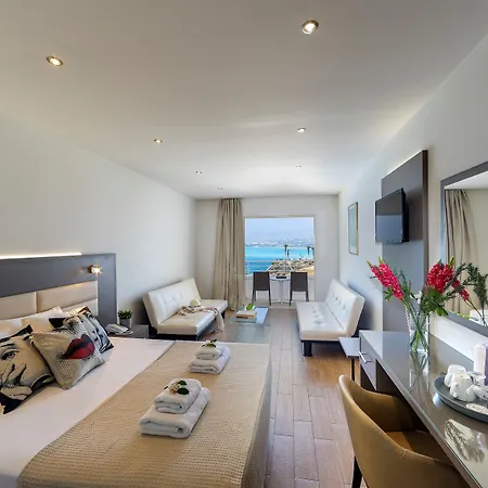 Queen's Bay 3*
