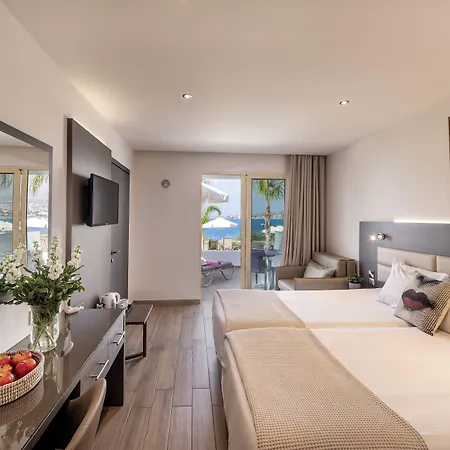 Queen's Bay Hotel Kissonerga