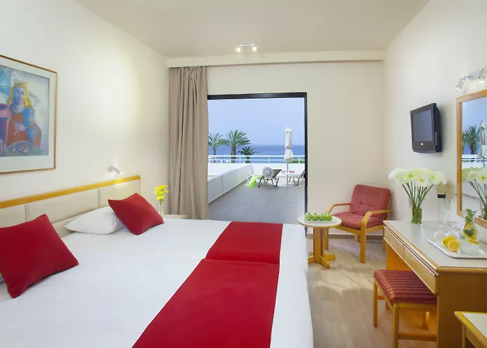 Hotell Queen's Bay 3*