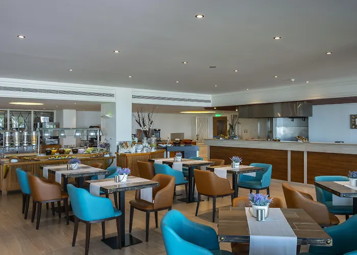 Queen's Bay Szálloda 3*