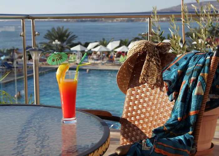 Hotell Queen's Bay 3*