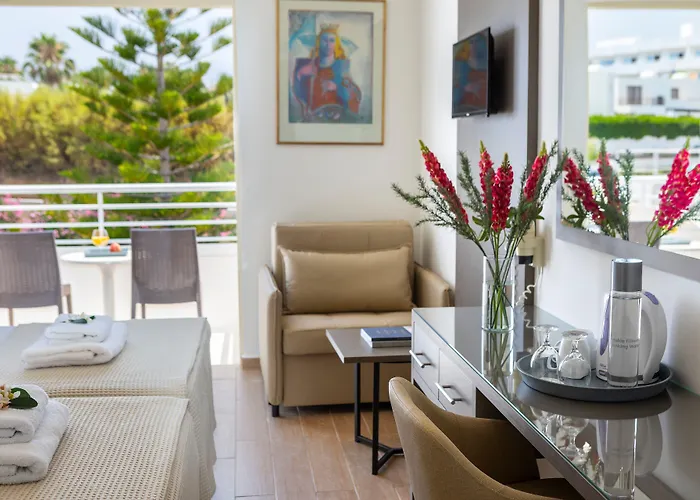 Hotel Queen's Bay Kissonerga