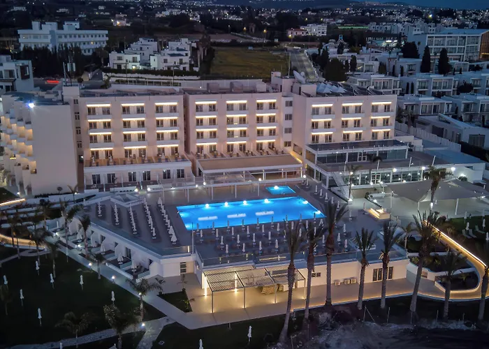 Hotell Queen's Bay 3*